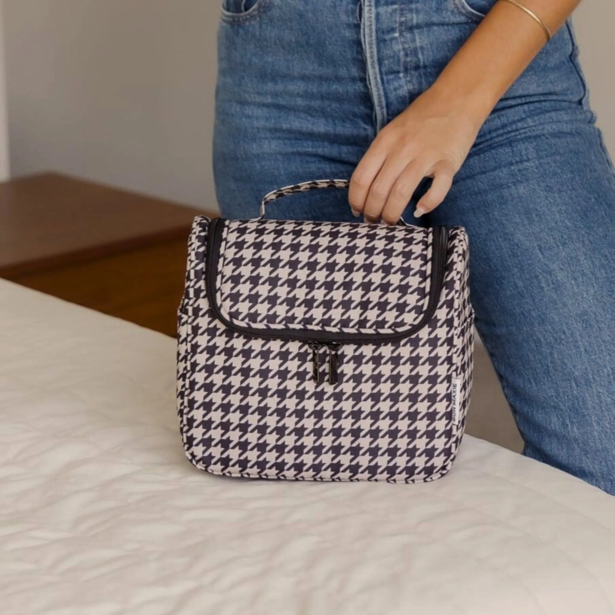 Bon Voyage Travel Toiletry Bag -- Black Houndstooth
