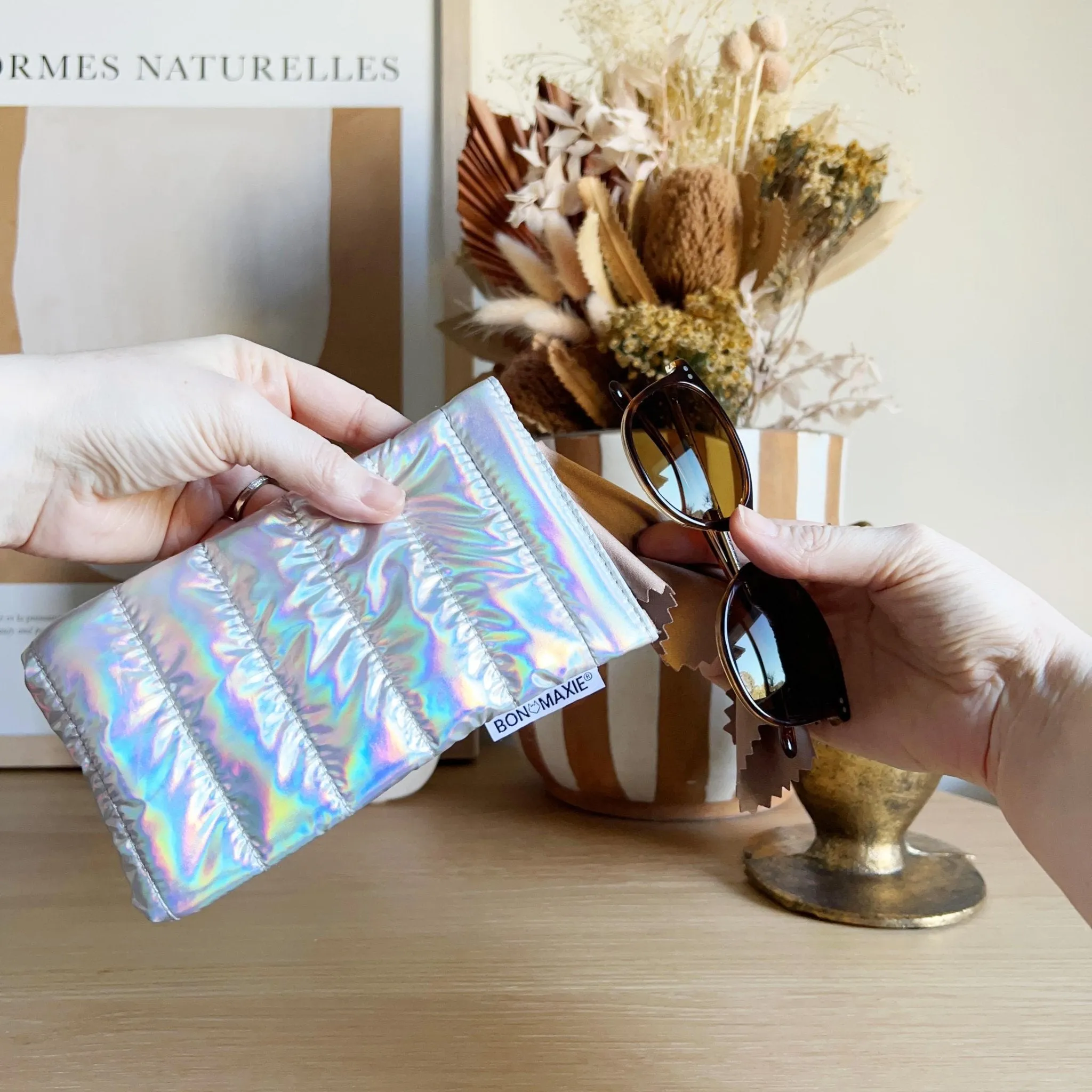 Easy-Squeezy Glasses Case - Holographic