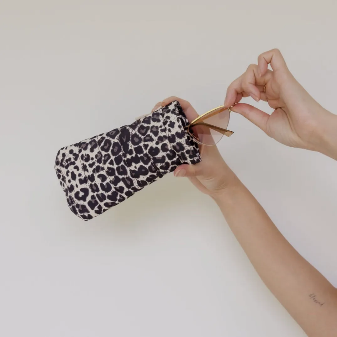 Easy-Squeezy Glasses Case -- Leopard