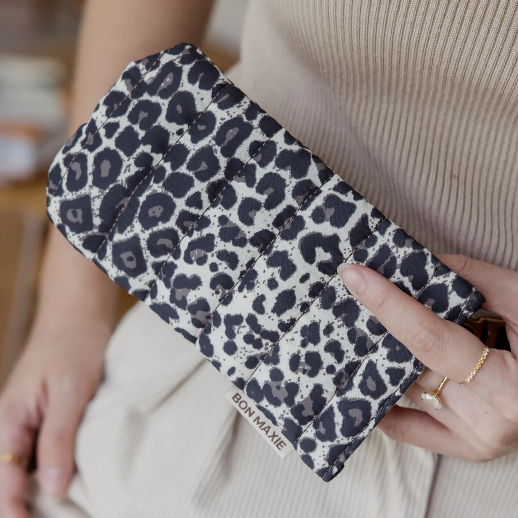 Easy-Squeezy Glasses Case -- Leopard