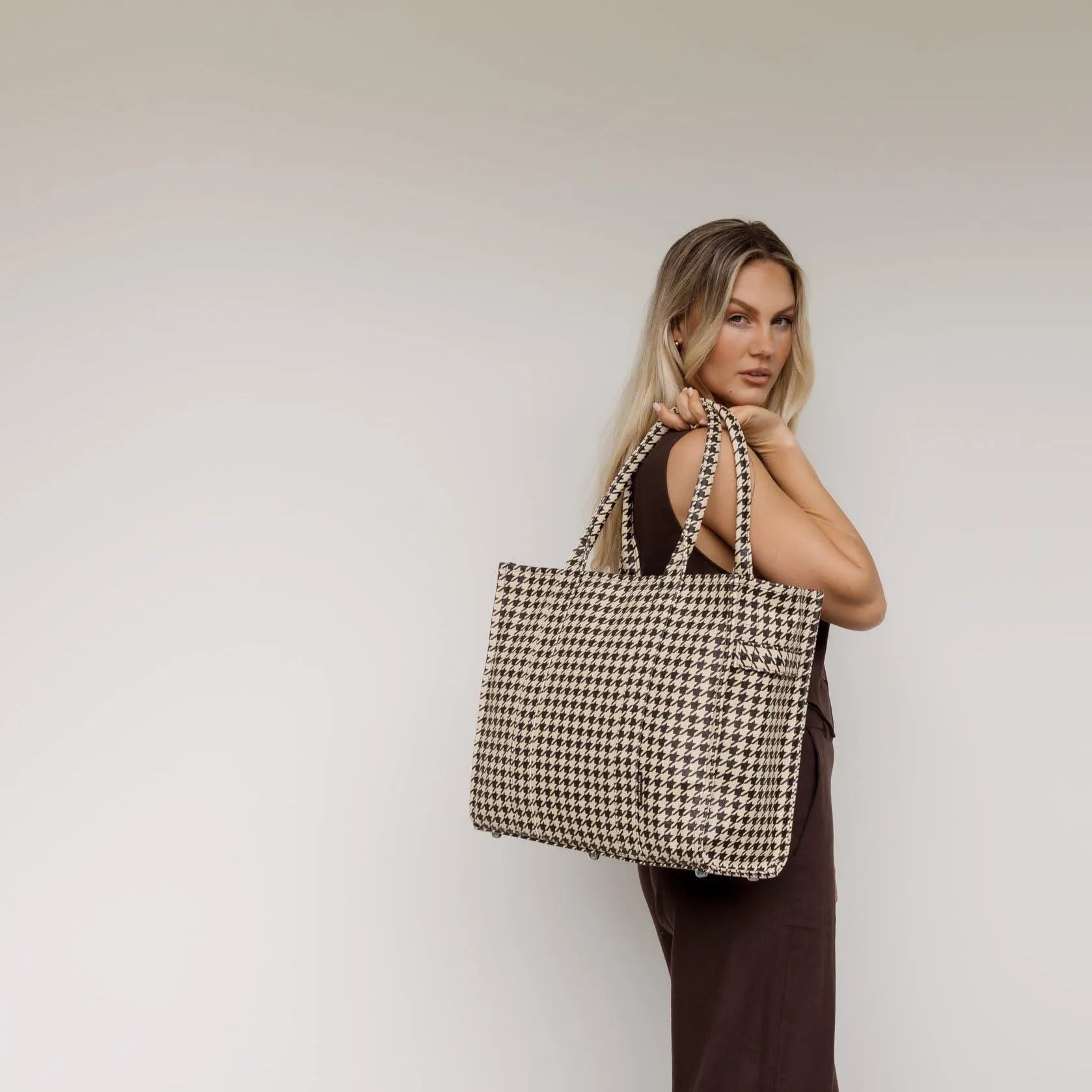 Large Bon Vivant Structured Tote Bag -- Black Houndstooth
