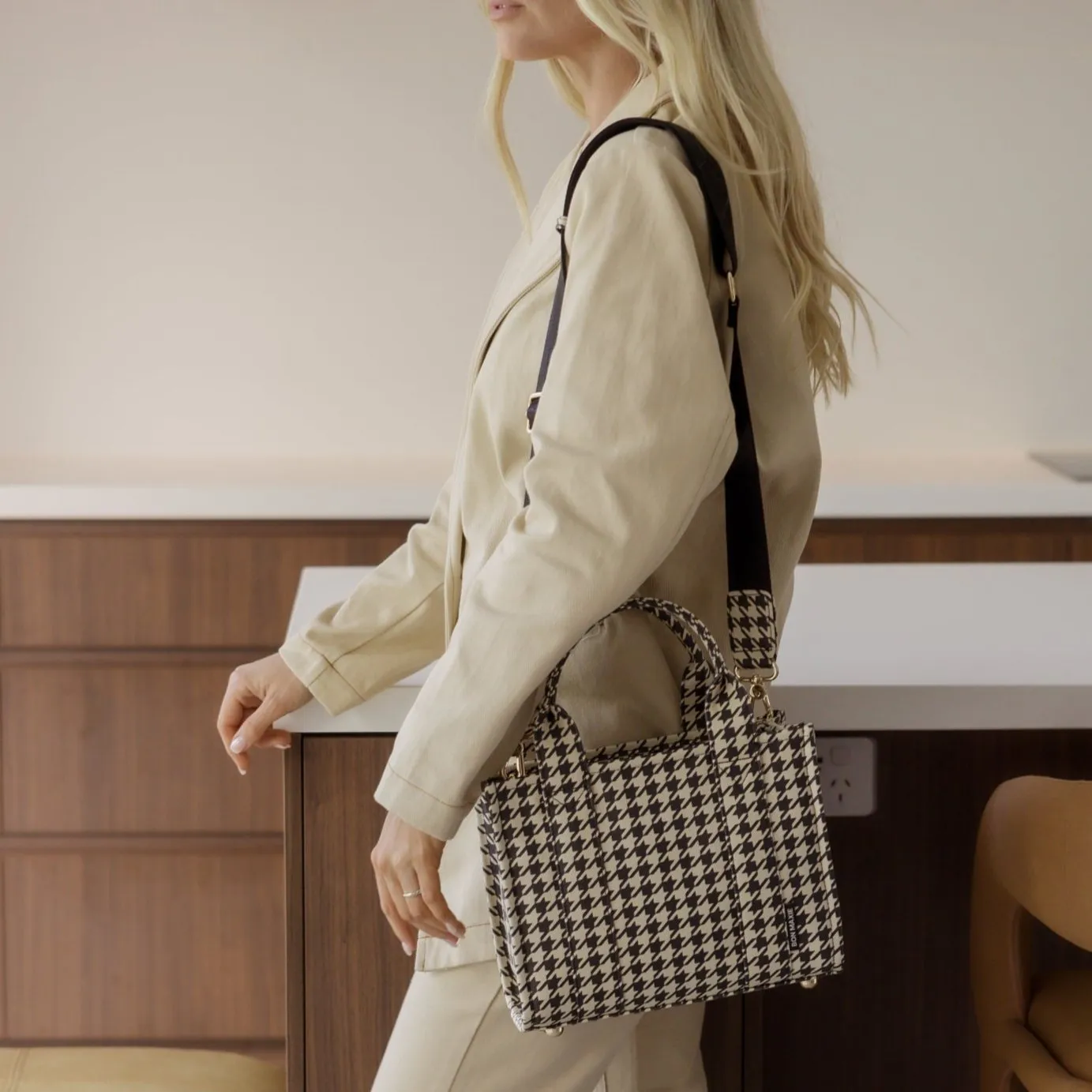Micro Bon Vivant Structured Tote Bag -- Black Houndstooth